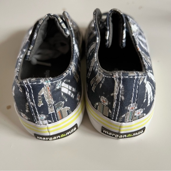 [BOGO ✨] Robot Slip-On Shoes 🤖 - Picture 6 of 6